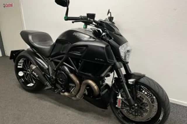Ducati Diavel (2015) thumbnail 3