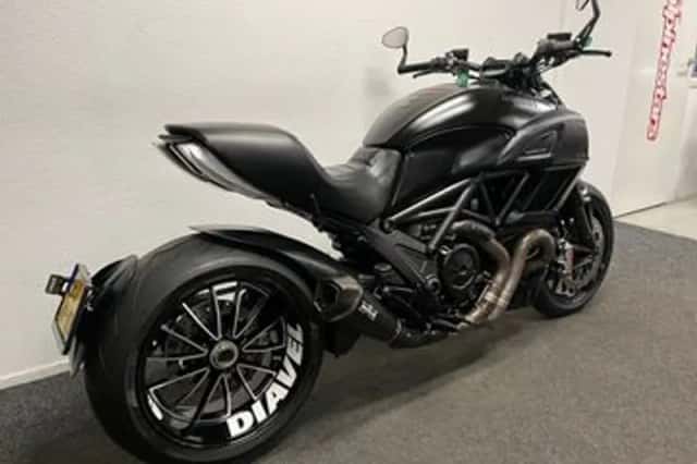 Ducati Diavel (2015) thumbnail 4