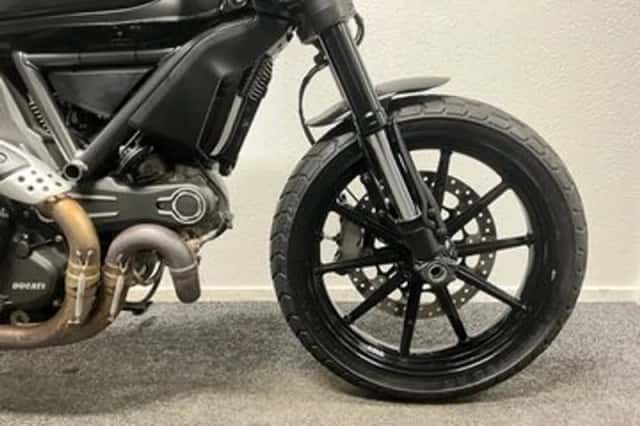 Ducati Scrambler Full Throttle (2015) thumbnail 2