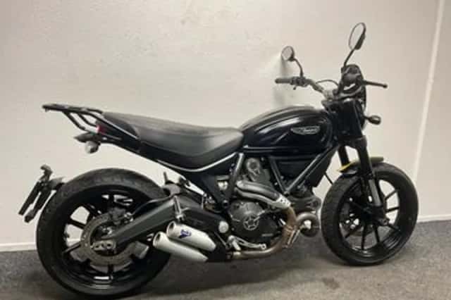 Ducati Scrambler Full Throttle (2015) thumbnail 5