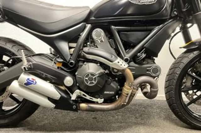 Ducati Scrambler Full Throttle (2015) thumbnail 6