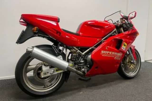 Ducati 888 Strada (1994) thumbnail 4