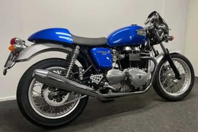 Triumph Thruxton 900 (2005) thumbnail 4