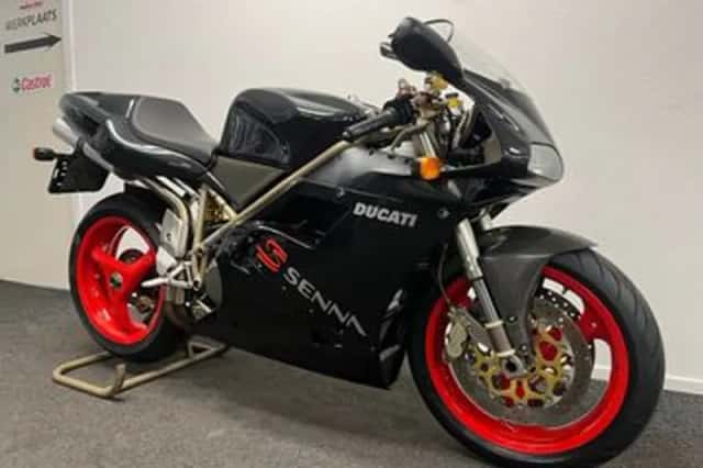 Ducati 916 Senna (1999) thumbnail 3