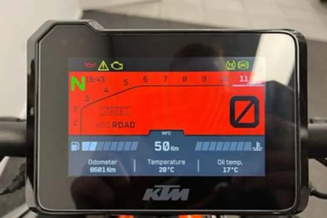 KTM 1290 Super Duke (2024) thumbnail 2
