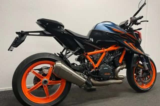 KTM 1290 Super Duke (2024) thumbnail 4