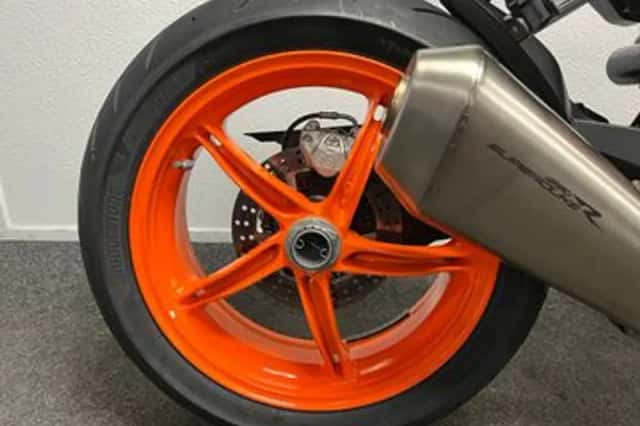 KTM 1290 Super Duke (2024) thumbnail 6