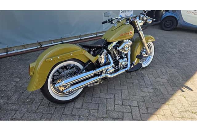 Harley-Davidson Softail (2011) thumbnail 3