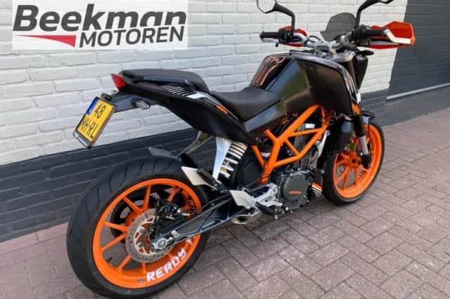 KTM 390 Duke (2014) thumbnail 2