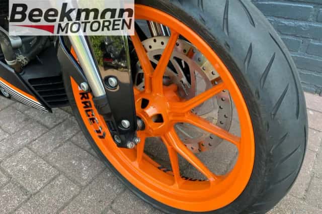 KTM 390 Duke (2014) thumbnail 4