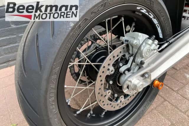KTM 690 SMC (2021) thumbnail 4