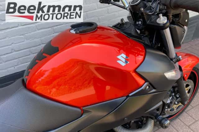 Suzuki GSR 600 A (2009) thumbnail 3