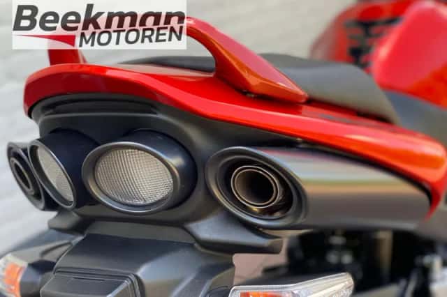 Suzuki GSR 600 A (2009) thumbnail 6