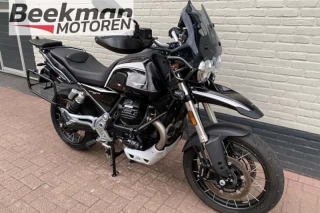 Moto Guzzi V85 TT (2024) thumbnail 3
