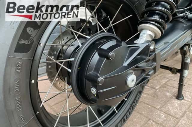 Moto Guzzi V85 TT (2024) thumbnail 5
