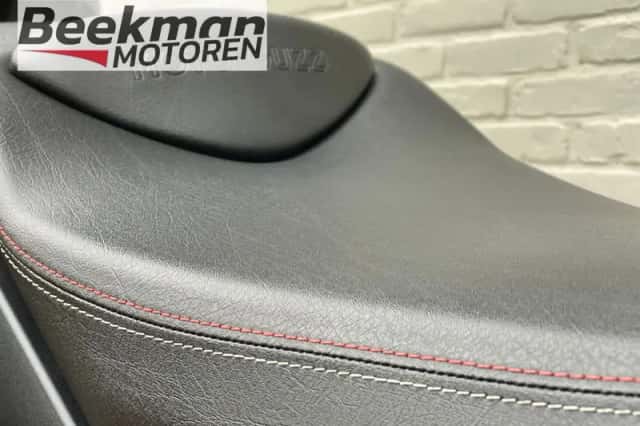 Moto Guzzi V85 TT (2024) thumbnail 6