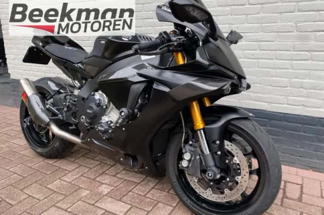 Yamaha YZF-R1 (2015) thumbnail 2