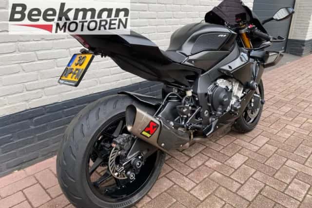 Yamaha YZF-R1 (2015) thumbnail 3