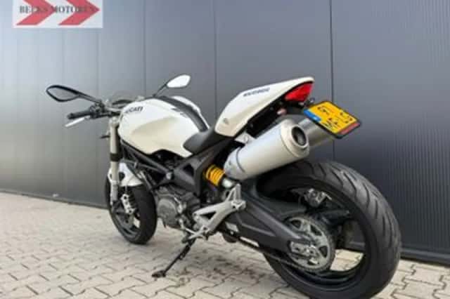 Ducati Monster 696 (2010) thumbnail 6