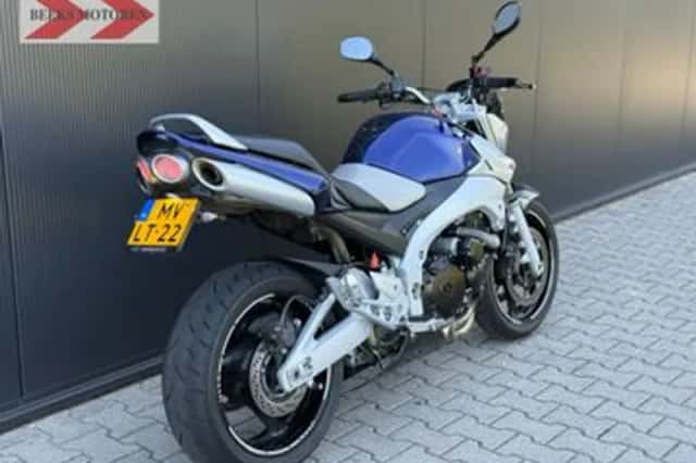 Suzuki GSR600 (2007) thumbnail 3