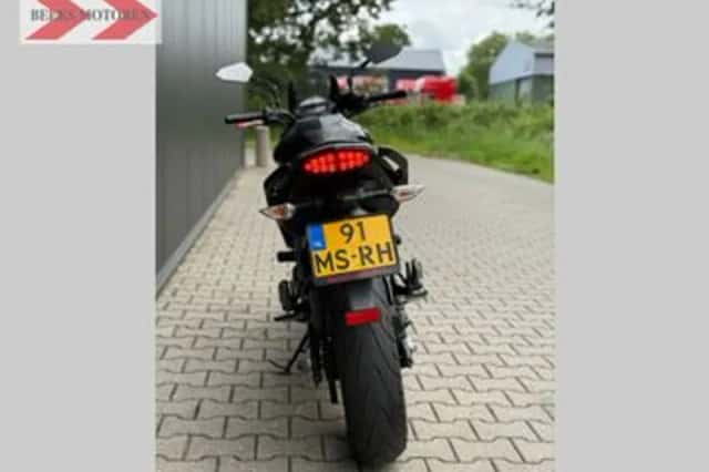 Kawasaki Er-6n (2010) thumbnail 4