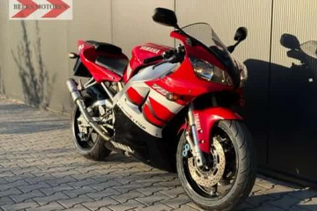 Yamaha YZF-R1 (2000) thumbnail 2