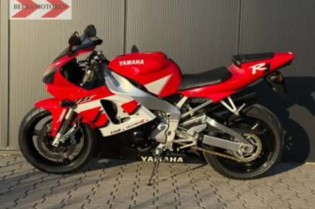 Yamaha YZF-R1 (2000) thumbnail 4