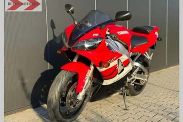 Yamaha YZF-R1 (2000) thumbnail 5