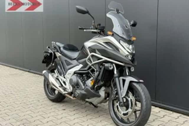 Honda NC750X (2022) thumbnail 2