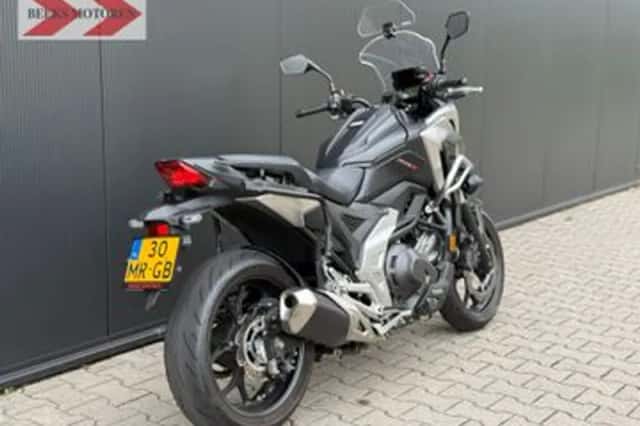Honda NC750X (2022) thumbnail 3