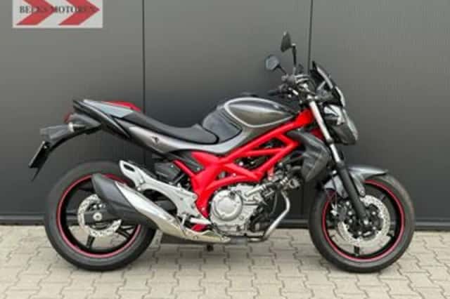 Suzuki SFV 650 Gladius (2015) thumbnail 1