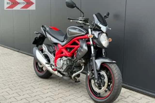 Suzuki SFV 650 Gladius (2015) thumbnail 2