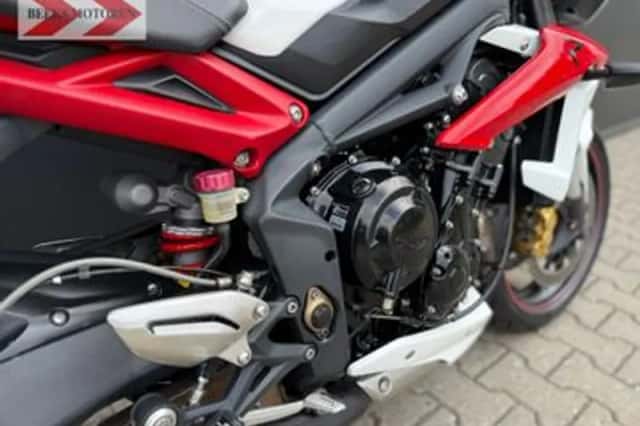 Triumph Street Triple 675 (2016) thumbnail 6
