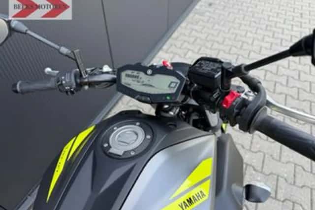 Yamaha MT-07 (2018) thumbnail 3