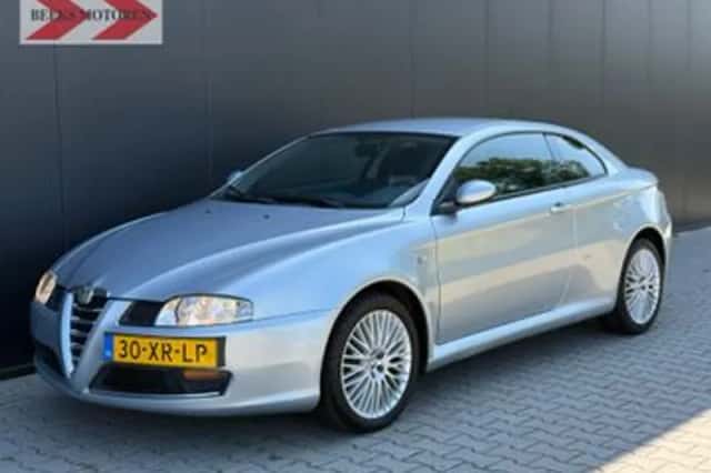 Alfa Romeo GT (2007) thumbnail 1