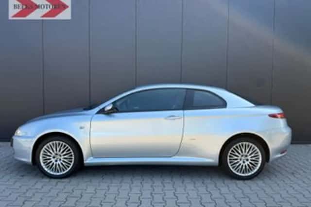 Alfa Romeo GT (2007) thumbnail 2