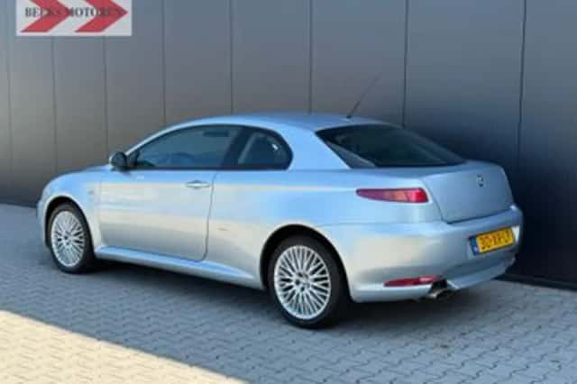 Alfa Romeo GT (2007) thumbnail 3