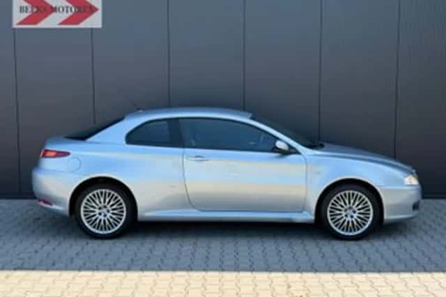 Alfa Romeo GT (2007) thumbnail 6