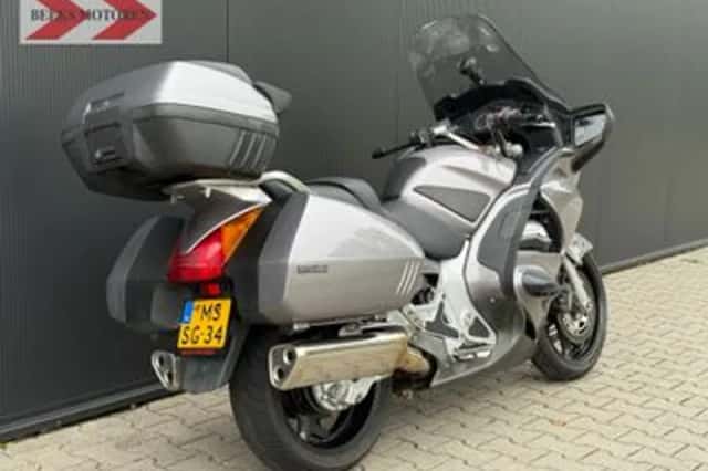 Honda ST 1300 PAN European (2002) thumbnail 3