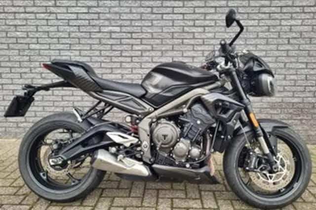 TRIUMPH STREET TRIPLE R (2022) thumbnail 1