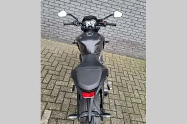 TRIUMPH STREET TRIPLE R (2022) thumbnail 4