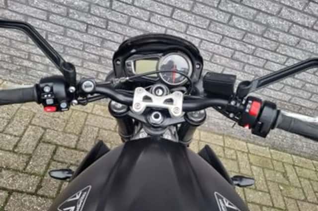 TRIUMPH STREET TRIPLE R (2022) thumbnail 6