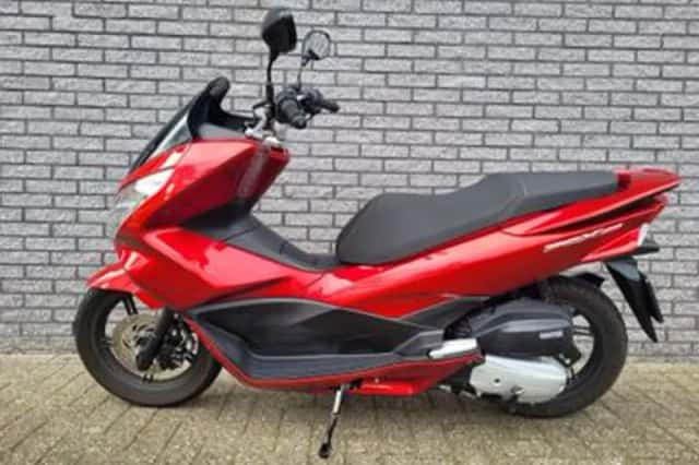 Honda PCX 150 (2016) thumbnail 3