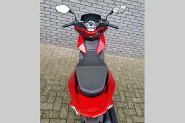 Honda PCX 150 (2016) thumbnail 4