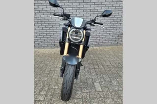 Honda CB650R (2024) thumbnail 2