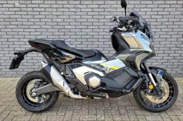 Honda X ADV (2024) thumbnail 1