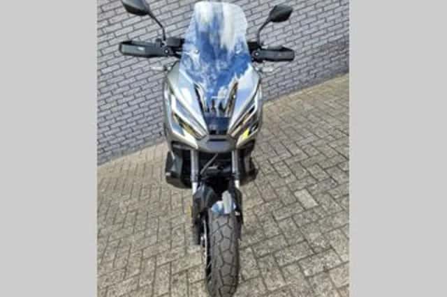 Honda X ADV (2024) thumbnail 2