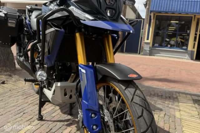 Suzuki 800 V-Strom DE (2024) thumbnail 6
