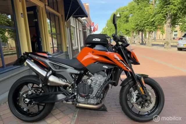 KTM 790 Duke (2023) thumbnail 1