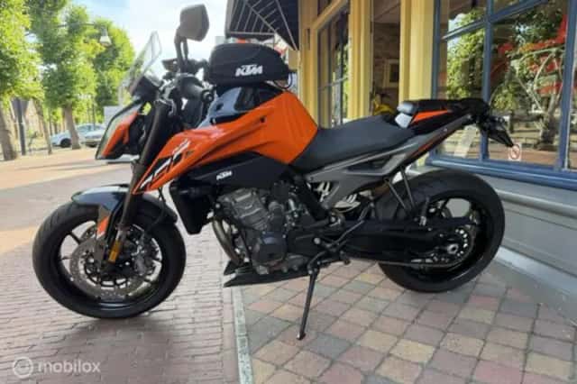 KTM 790 Duke (2023) thumbnail 6